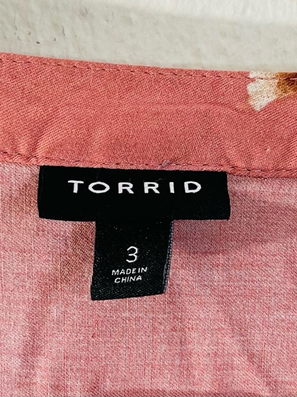 torrid Dusty Rose Floral Smocked Button Blouse Women size 3X Casual Travel Vacay - Picture 4 of 9